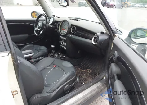 2010 Mini Cooper S z USA, uszkodzony, nr VIN WMWMF7C50ATX42847